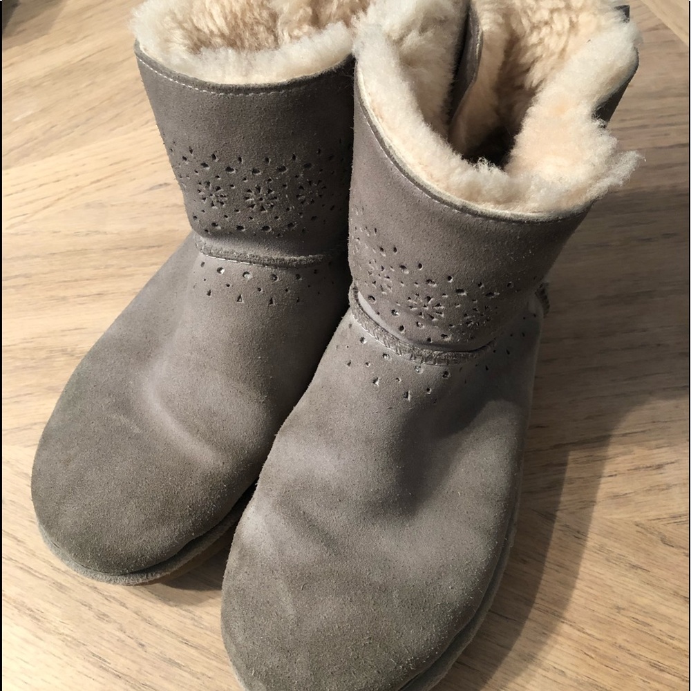 Women’s Ugg’s size 7